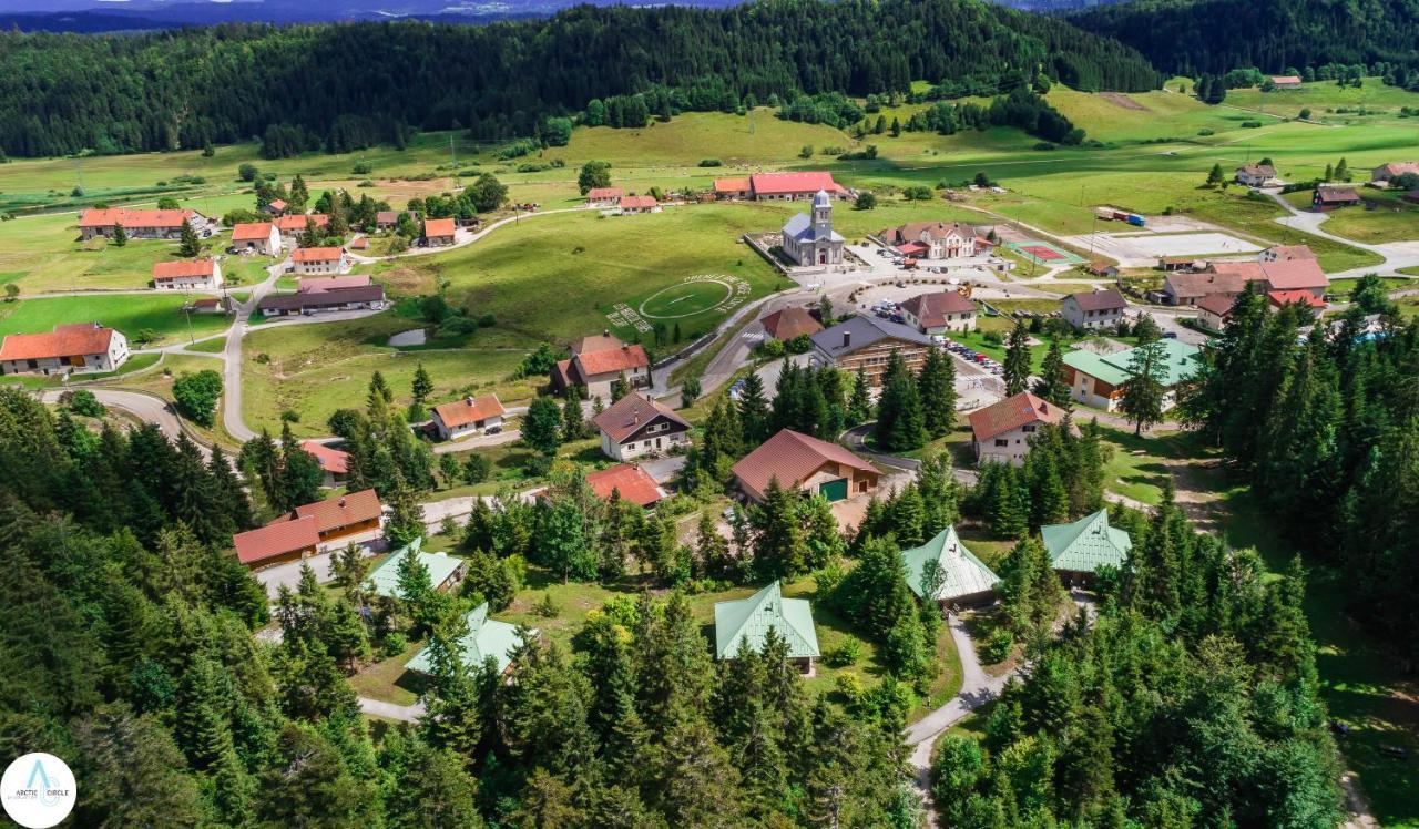 Les Loges Du Jura 4 Etoiles Lejlighed Nanchez Eksteriør billede